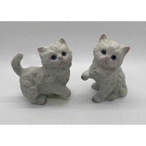 2 Homco Vintage White Persian Cat Figurines Porcelain Bisque Blue Eyes Small
